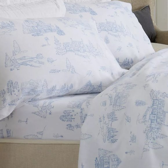 SNOWTOWN Cotton Flannel Sheet Set - Blue/White Toile Holiday QUEEN Size Set - Picture 4 of 6